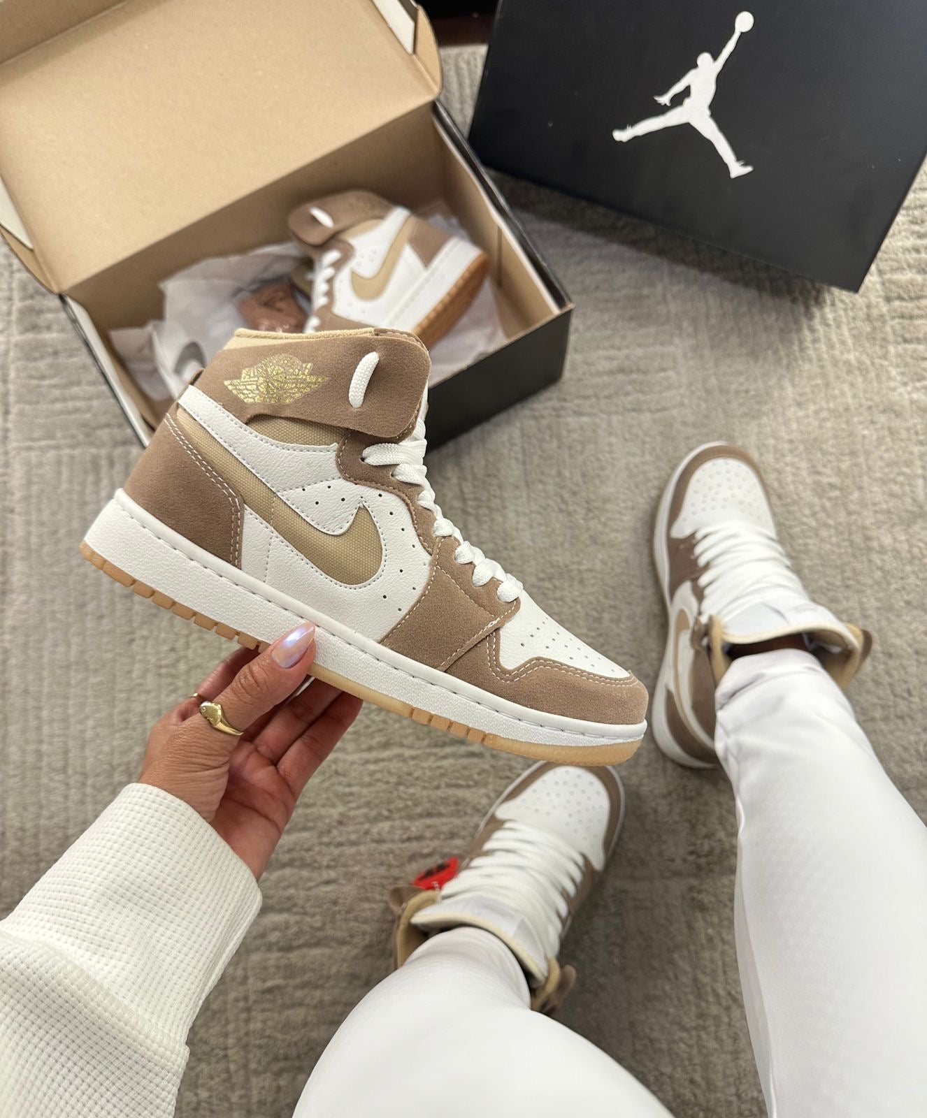 NikeAirJordan1Mid